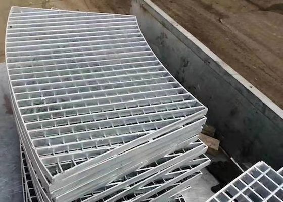 Vertical Carbon Steel Grating 34mm Plug In Galvanized Steel Grating