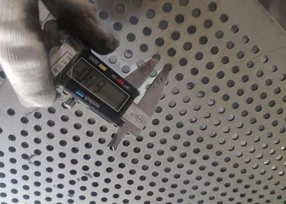 Pharma Equipment Perforated Metal Sheet 304L 0.2mm 1mm Punching Mesh