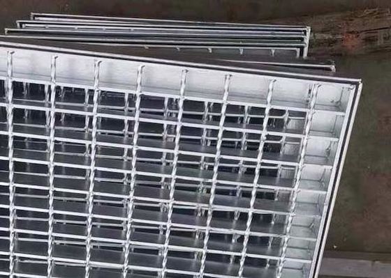 60mm Steel Walkway Grating Powder Coated Explosion Proof Dense Steel Mesh Flooring