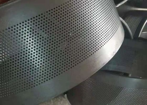 SS304 0.2mm Perforated Metal Mesh 20mm Perforated Metal Screen Panel Strong Integrity