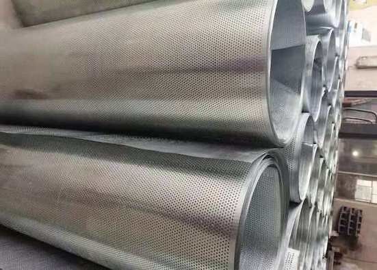 SS304 0.2mm Perforated Metal Mesh 20mm Perforated Metal Screen Panel Strong Integrity