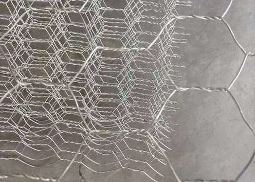 Low Carbon Steel 200g/M2 Hexagonal Wire Mesh Electro Galvanizing Zinc Plating