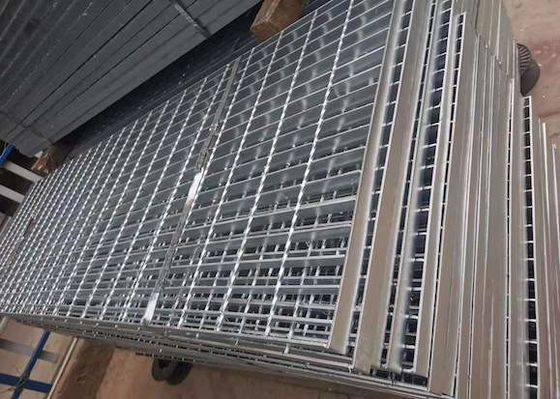 SS 316 Dissipate Heat 100mm Metal Mesh Grating Horizontal Bar Spacing
