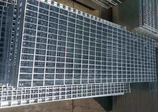 Carbon Steel Dense Grated Metal Sheet 20mm 60mm Metal Grid Flooring