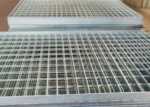 20mm Carbon Steel Grating 60mm Hot Dip Galvanised Steel Walkway Grating