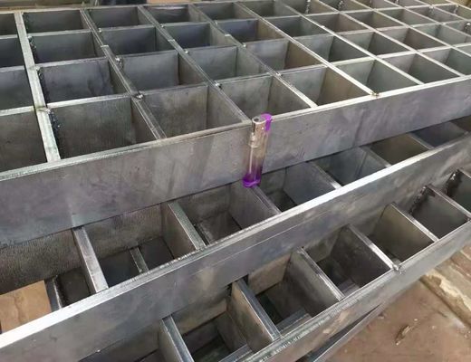 25mm Metal Mesh Grating Plastic Dipping Metal Bar Grating Spray Color Vertical