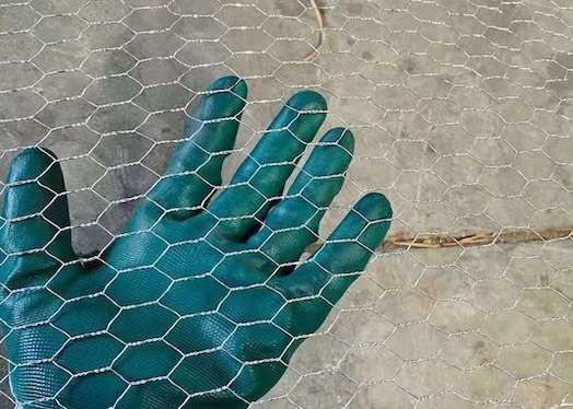 Low Carbon Steel 200g/M2 Hexagonal Wire Mesh Electro Galvanizing Zinc Plating